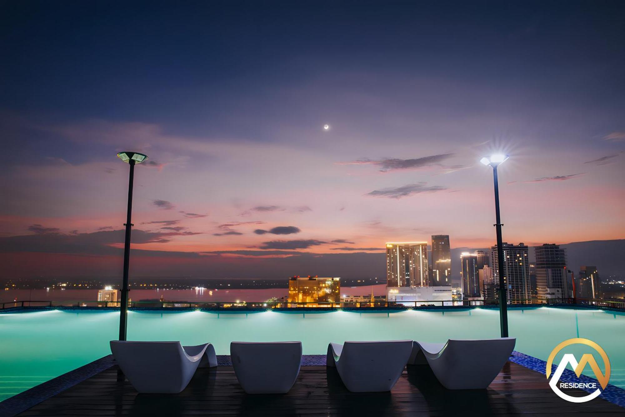 Infinity Pool Hotel Phnom Penh Down To 24 Usd In M Residence Eksteriør billede