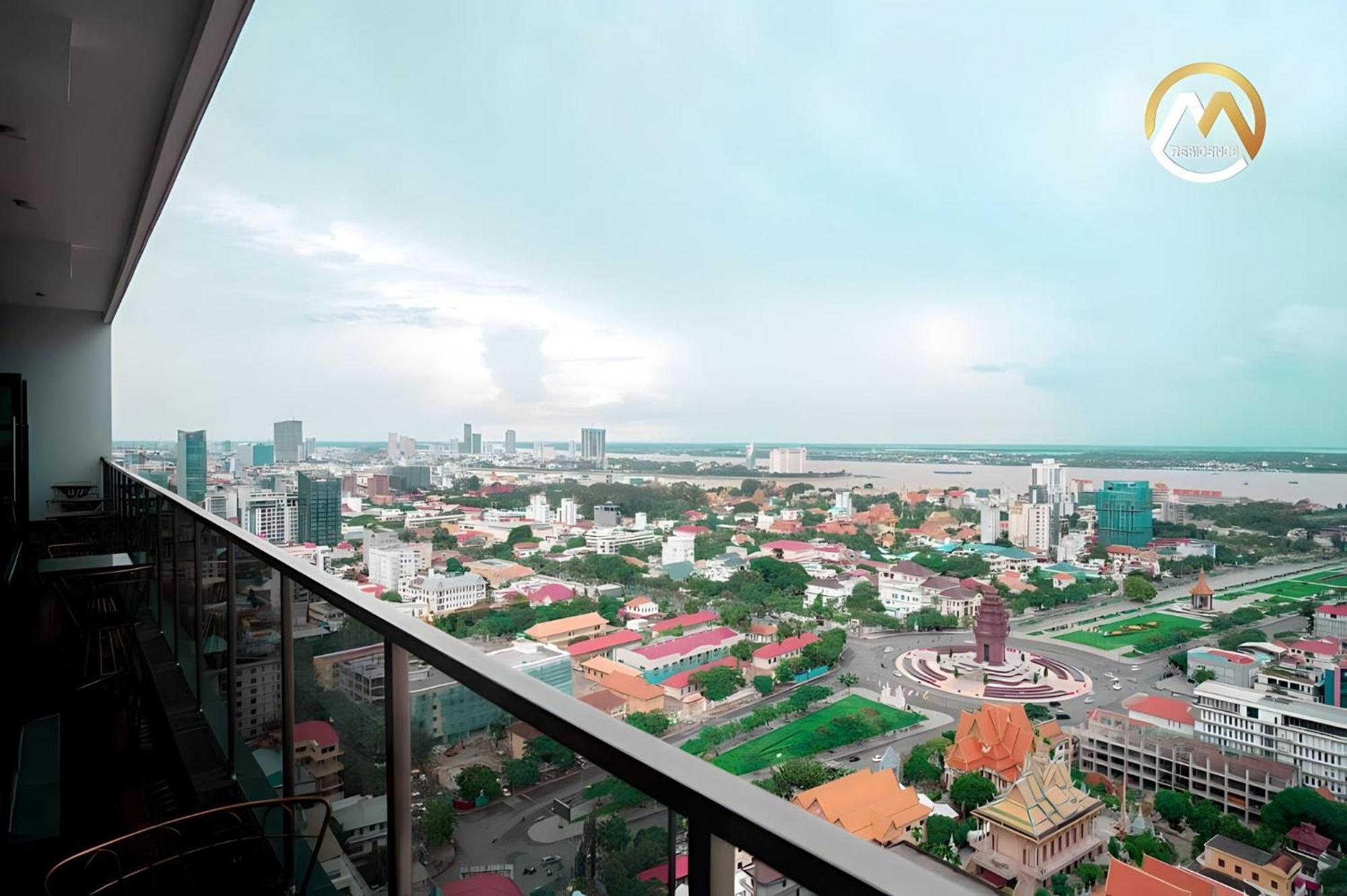 Infinity Pool Hotel Phnom Penh Down To 24 Usd In M Residence Eksteriør billede